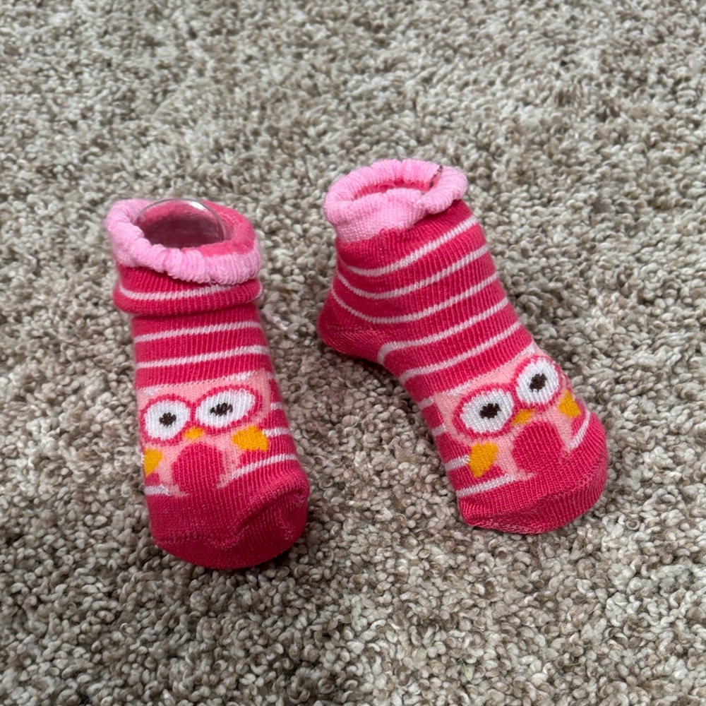 🟢10/$10 - Pink Striped Baby Socks with Owl Design